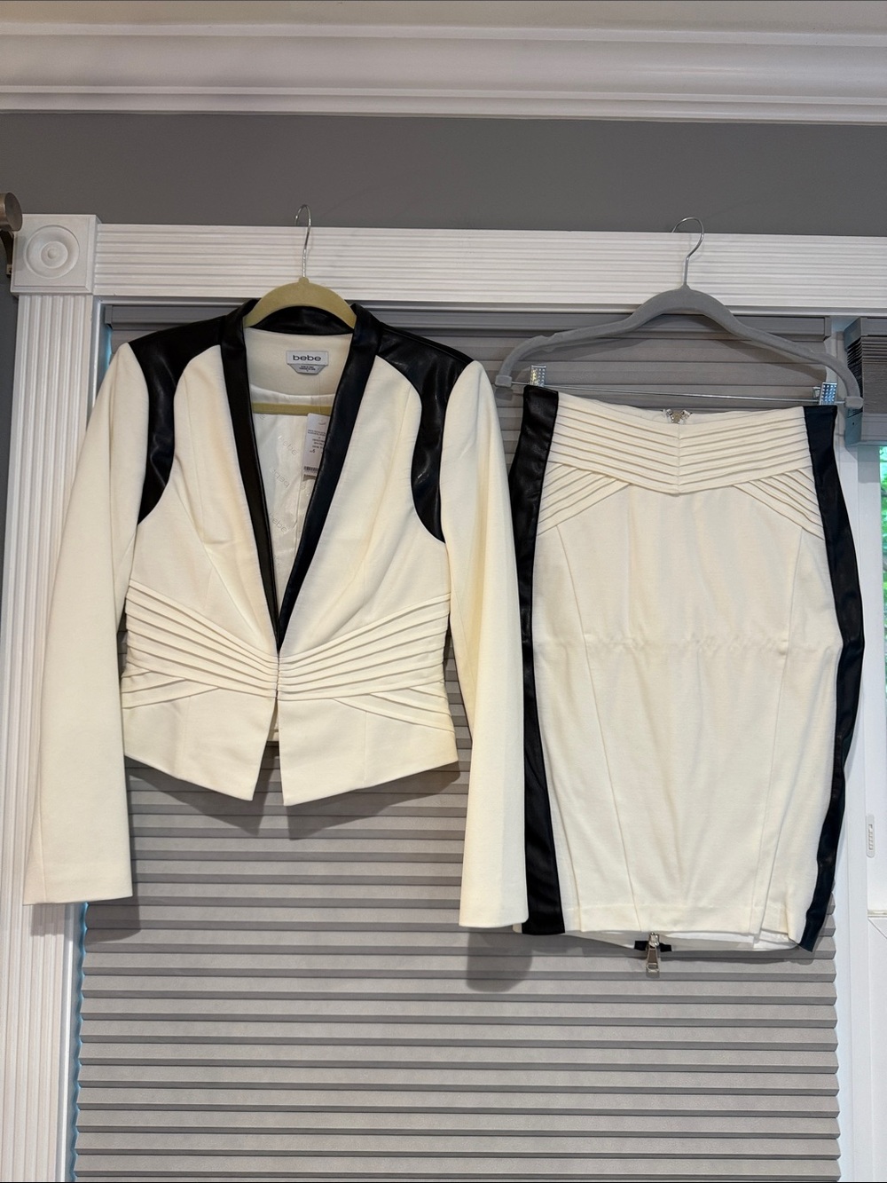 New bebe Cream and Black Structured Two-Piece Skirt Set - size 6